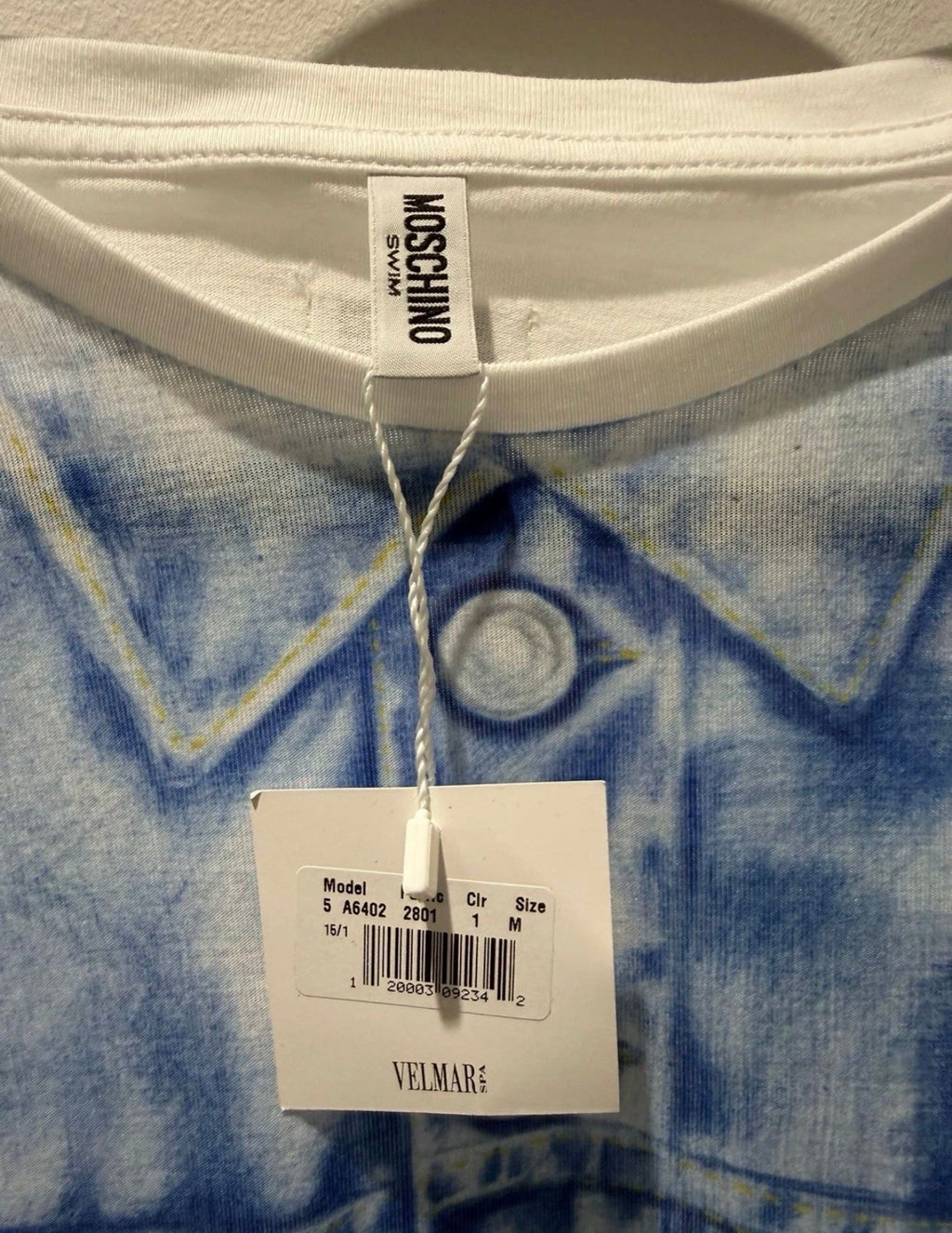 Moschino Swim Trompe-l’Œil Denim Jacket Print T-Shirt White/Blue – Men’s M NWT