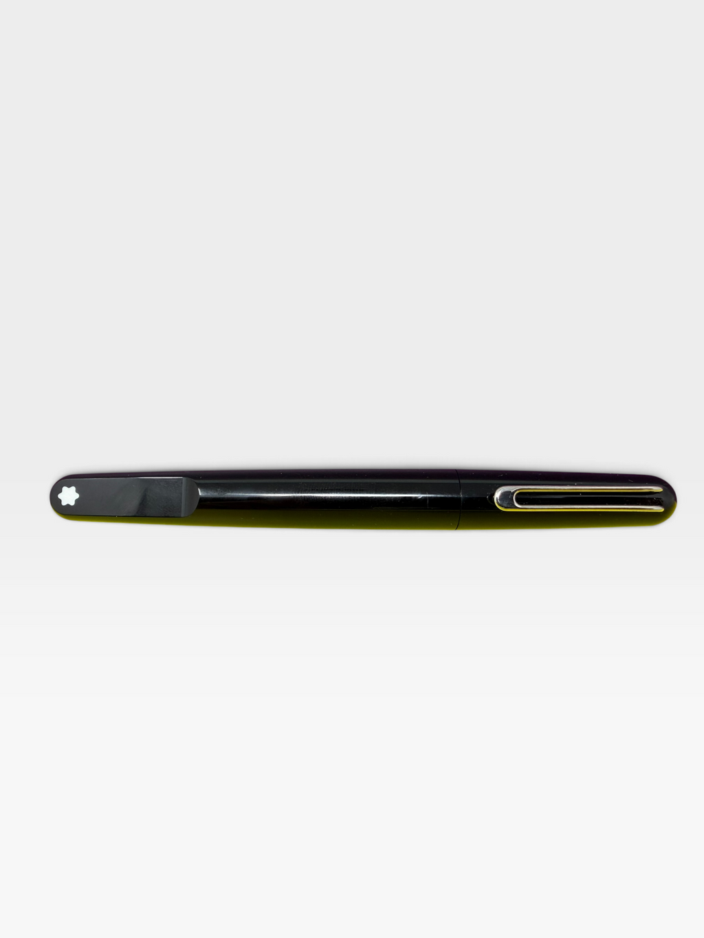 Montblanc M by Marc Newson Fountain Pen – 14ct Gold Medium Nib, Boxed with Ink