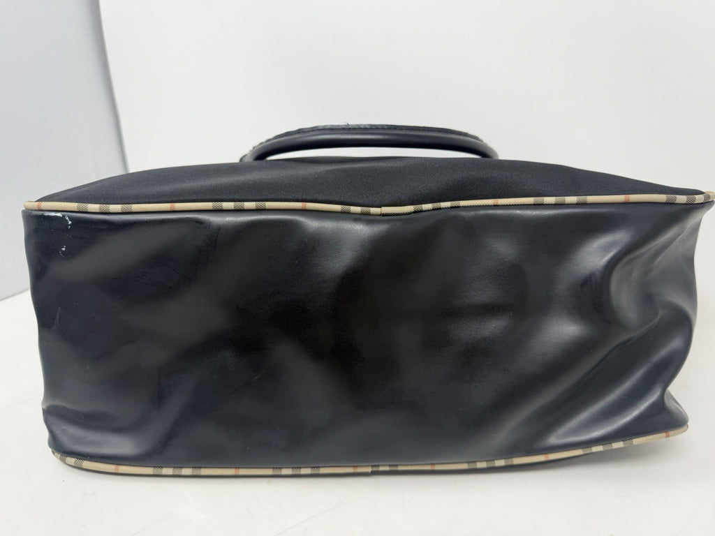 Burberry black holdall weekend bag with check trim – photo 11 of 16