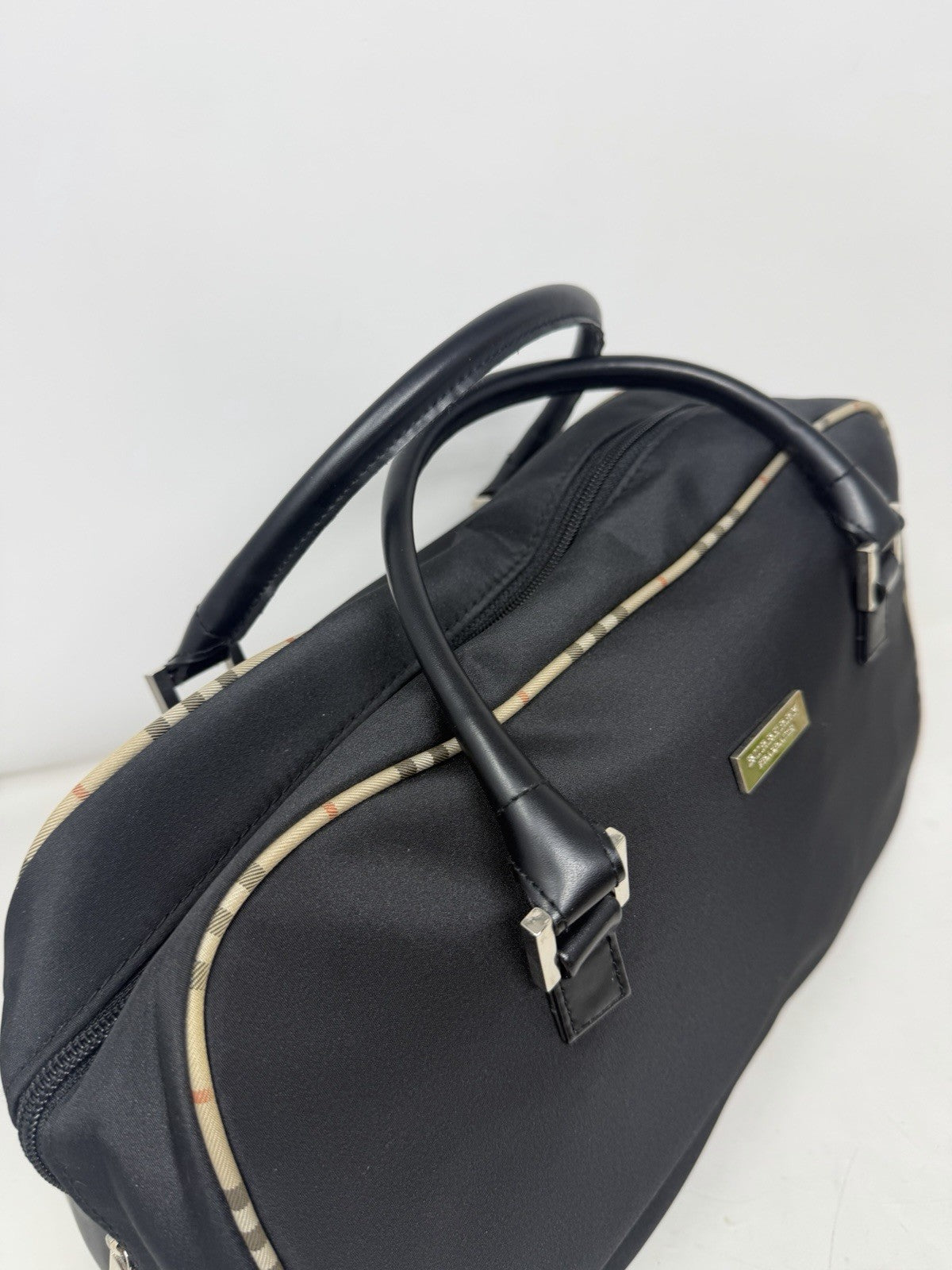 Burberry black holdall weekend bag with check trim – photo 2 of 16