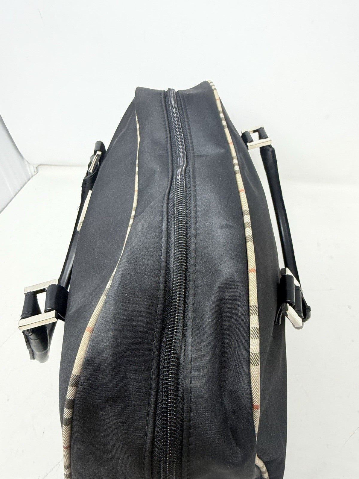 Burberry black holdall weekend bag with check trim – photo 8 of 16