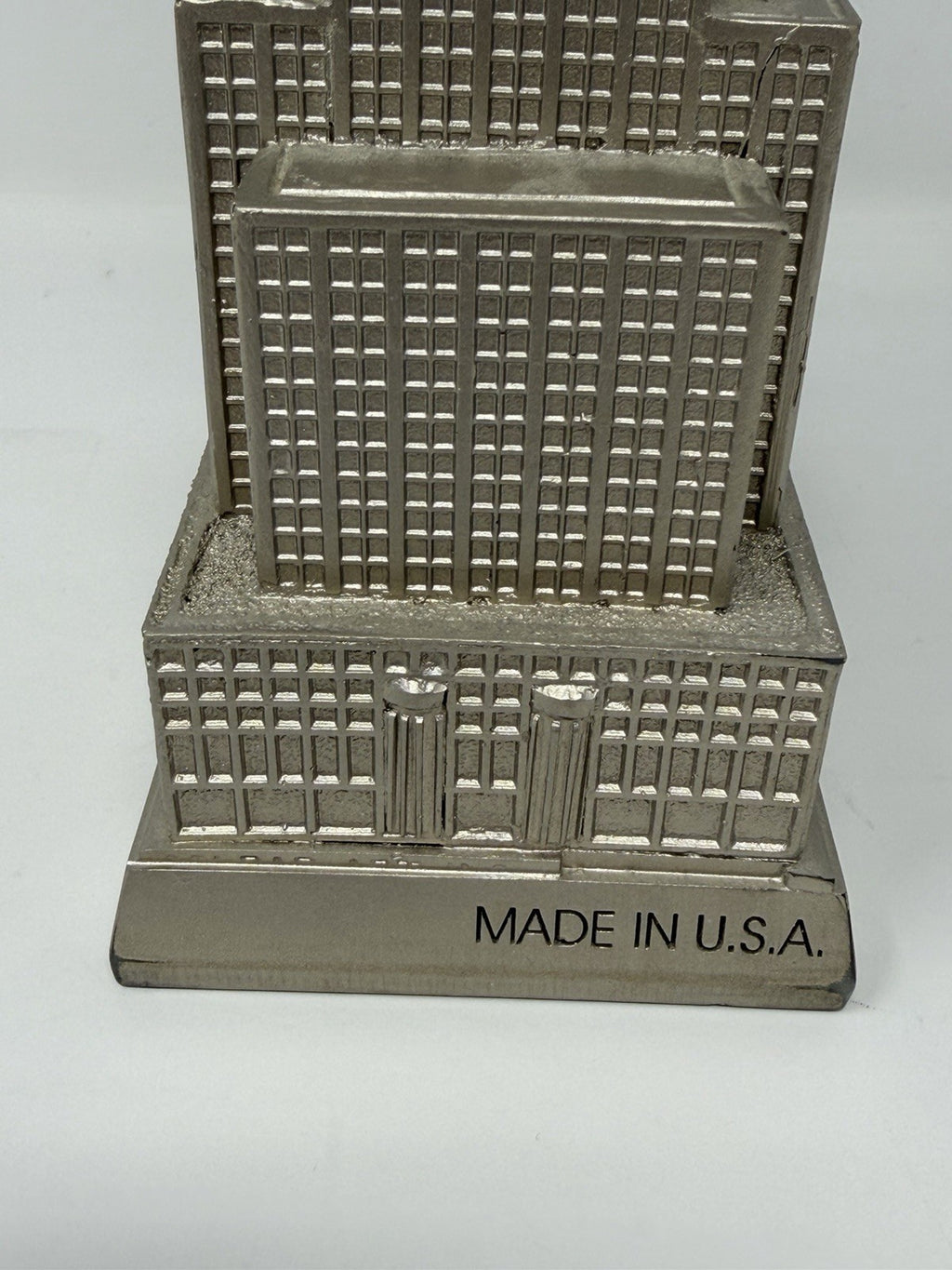 Colbar Art Empire State Building statue with King Kong, base with Made in U.S.A.