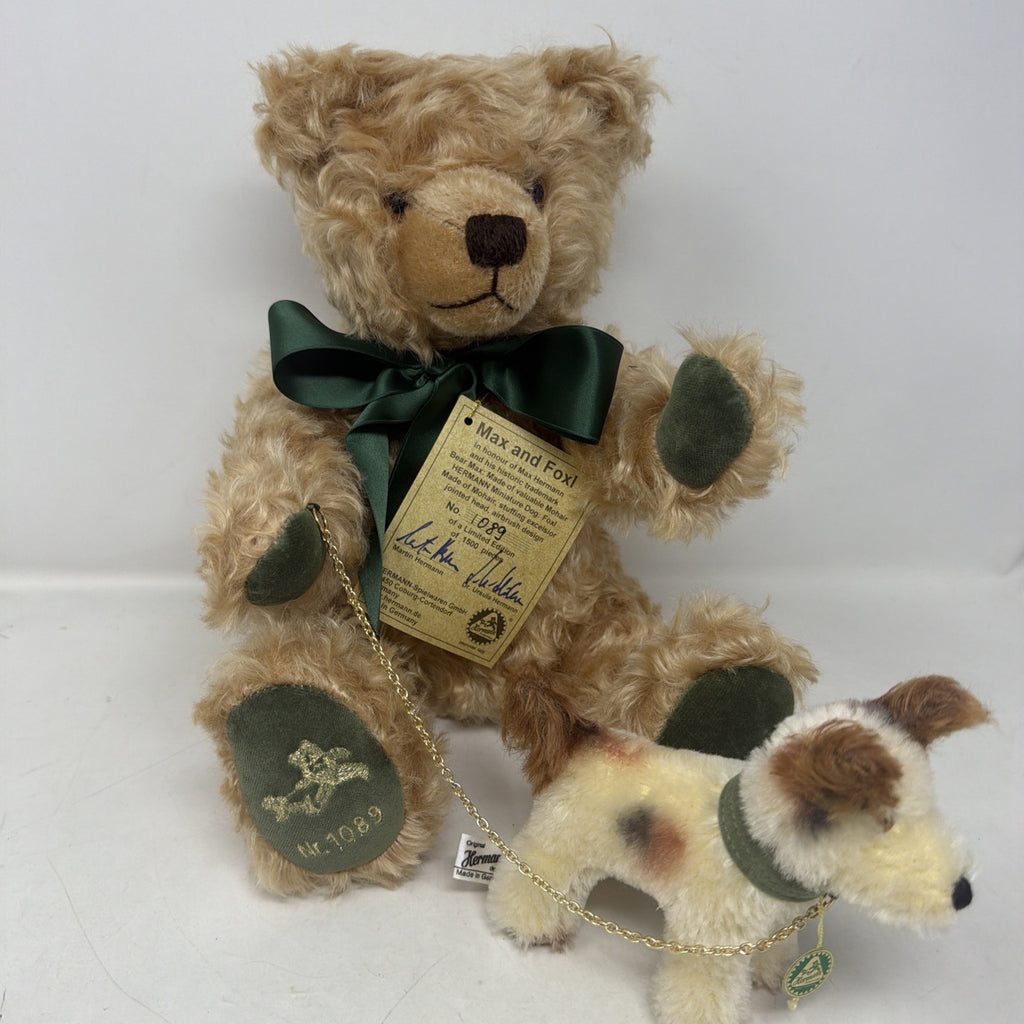 Hermann Coburg Max and Foxl mohair bear and dog, front view of the set