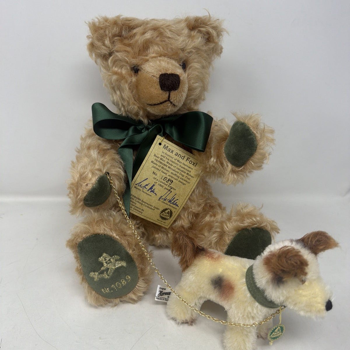 Hermann Coburg Max and Foxl mohair bear and dog, front view of the set