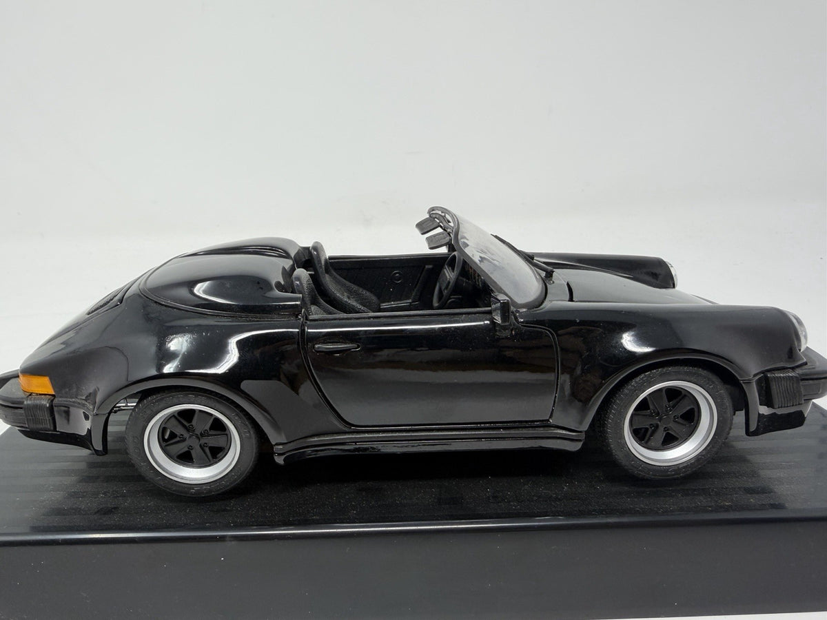 Maisto 1:18 Porsche 911 Carrera Speedster 1989 black die-cast model – photo 5 of 12
