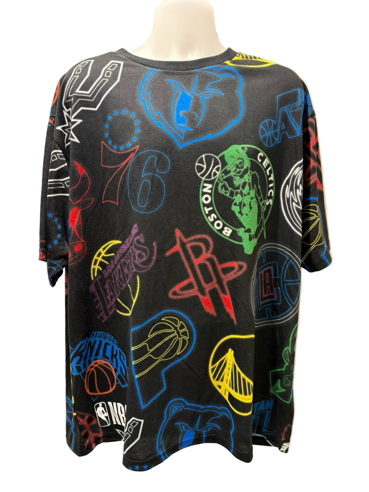 New Era NBA black all-over team logo print t-shirt, men's 2XL – photo 2 of 13