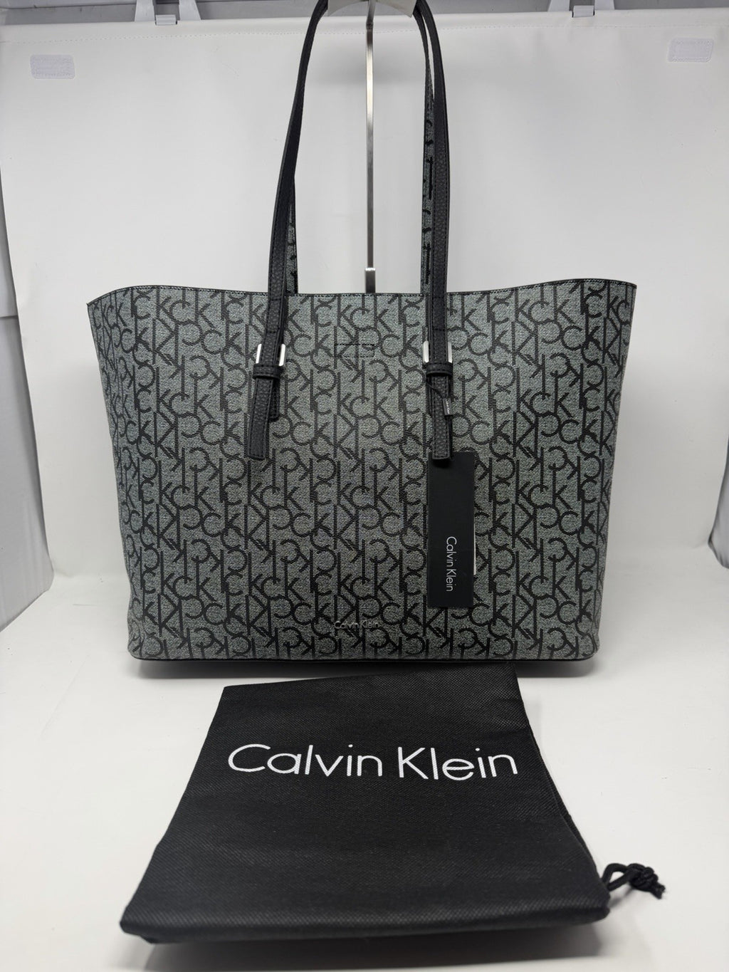 Calvin Klein CK monogram tote bag with black pebbled organiser pouch – photo 1 of 16