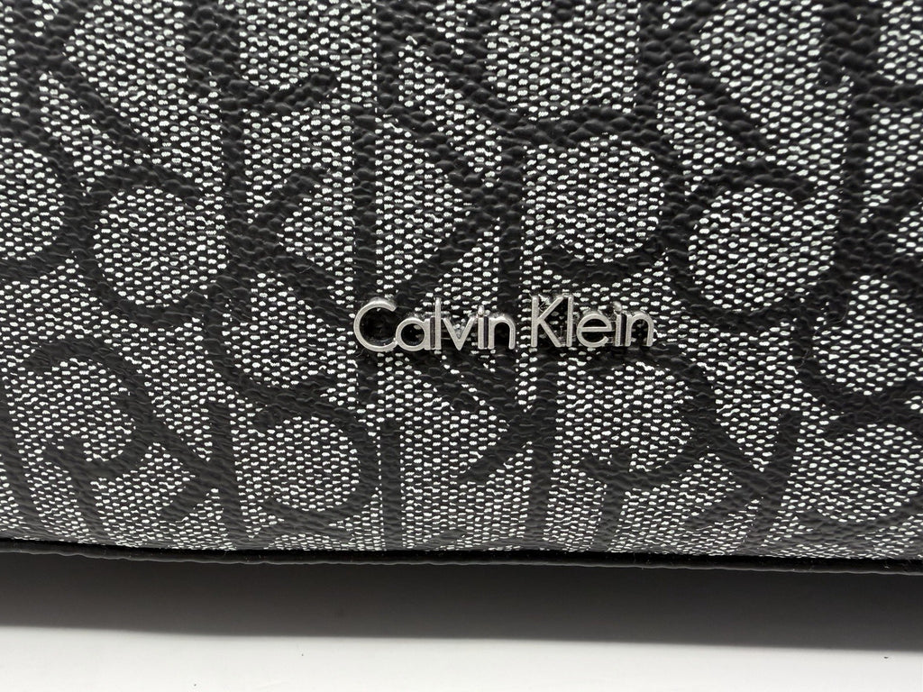 Calvin Klein CK monogram tote bag with black pebbled organiser pouch – photo 6 of 16