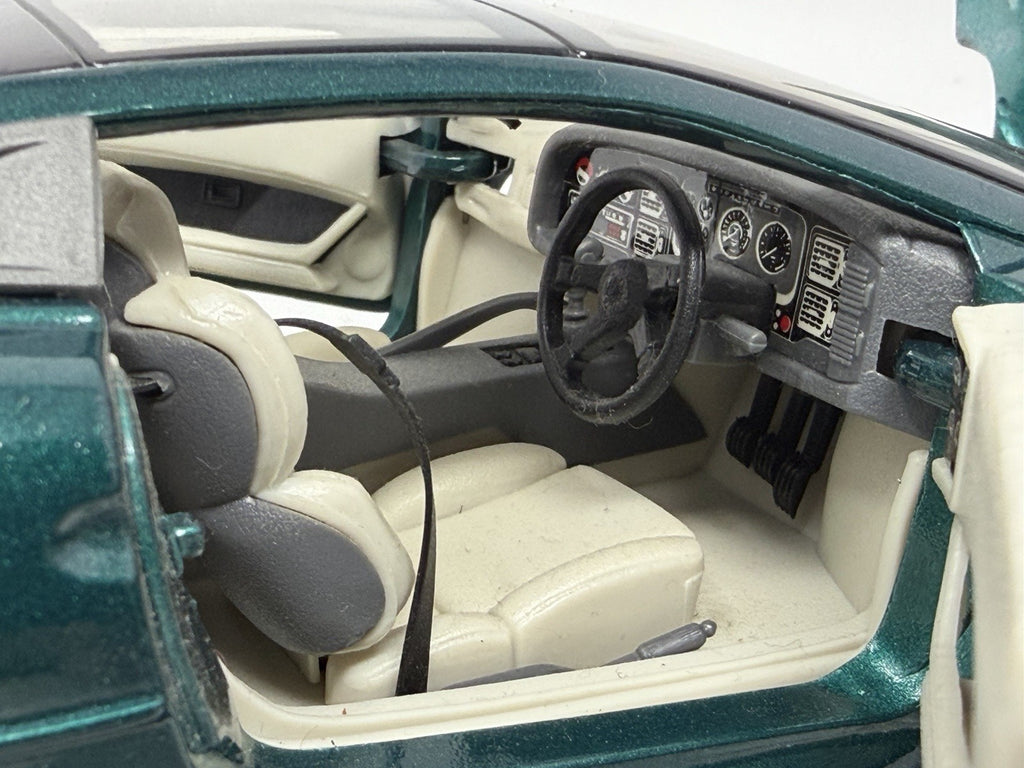 Maisto 1:18 British Racing Green Jaguar XJ220 die-cast model – photo 21 of 23