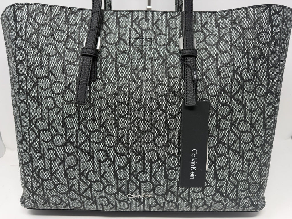 Calvin Klein CK monogram tote bag with black pebbled organiser pouch – photo 5 of 16