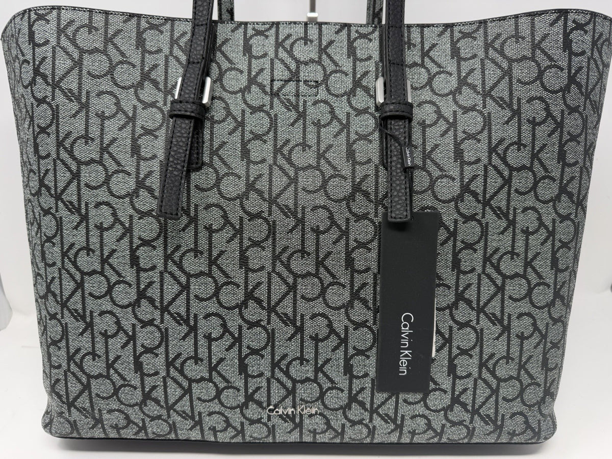 Calvin Klein CK monogram tote bag with black pebbled organiser pouch – photo 5 of 16