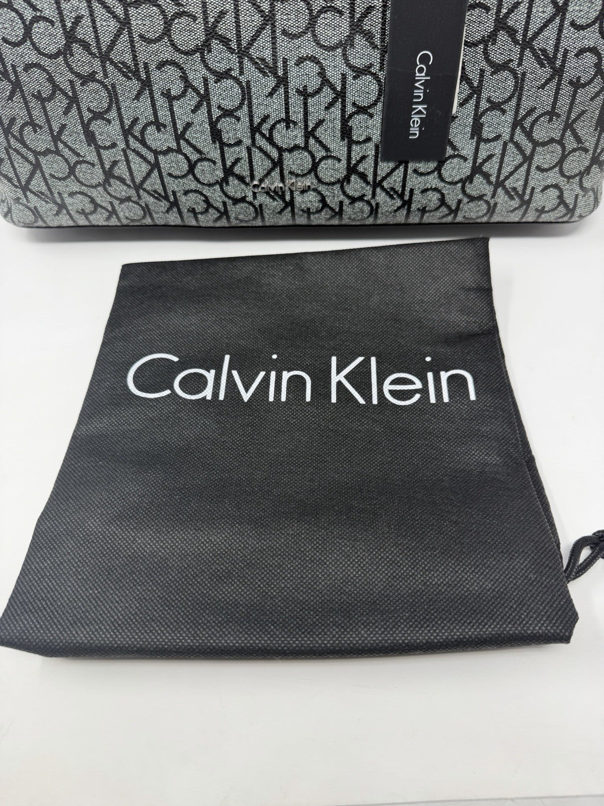 Calvin Klein CK monogram tote bag with black pebbled organiser pouch – photo 3 of 16