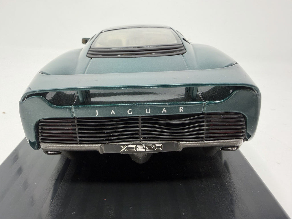Maisto 1:18 British Racing Green Jaguar XJ220 die-cast model – photo 15 of 23