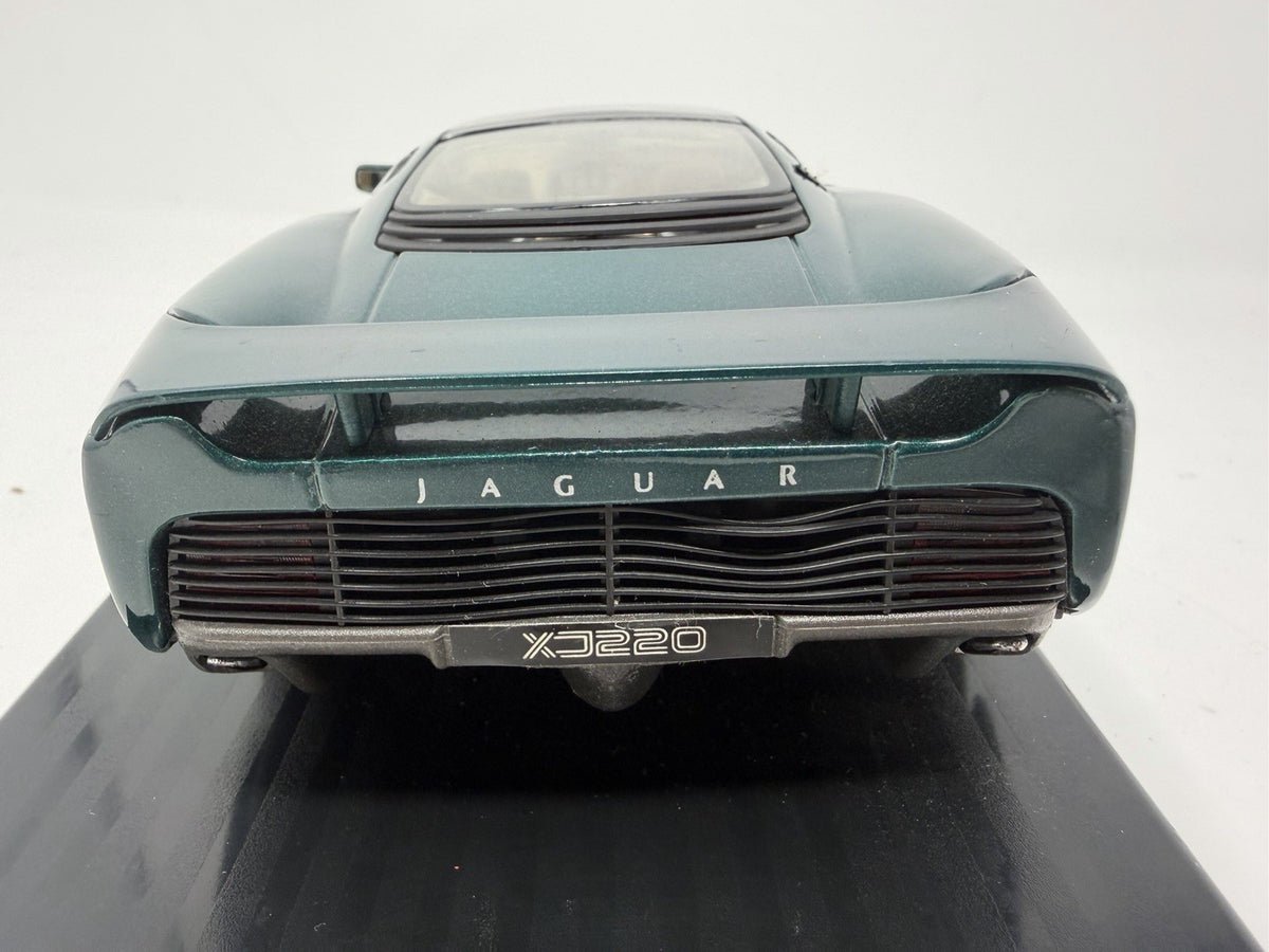Maisto 1:18 British Racing Green Jaguar XJ220 die-cast model – photo 15 of 23