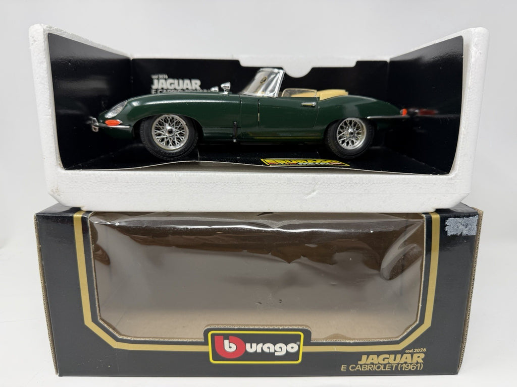 Bburago 1:18 green Jaguar E Cabriolet die-cast model – photo 2 of 22