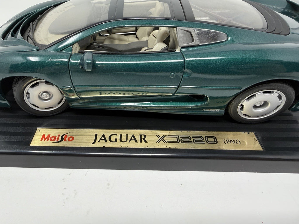 Maisto 1:18 British Racing Green Jaguar XJ220 die-cast model – photo 8 of 23