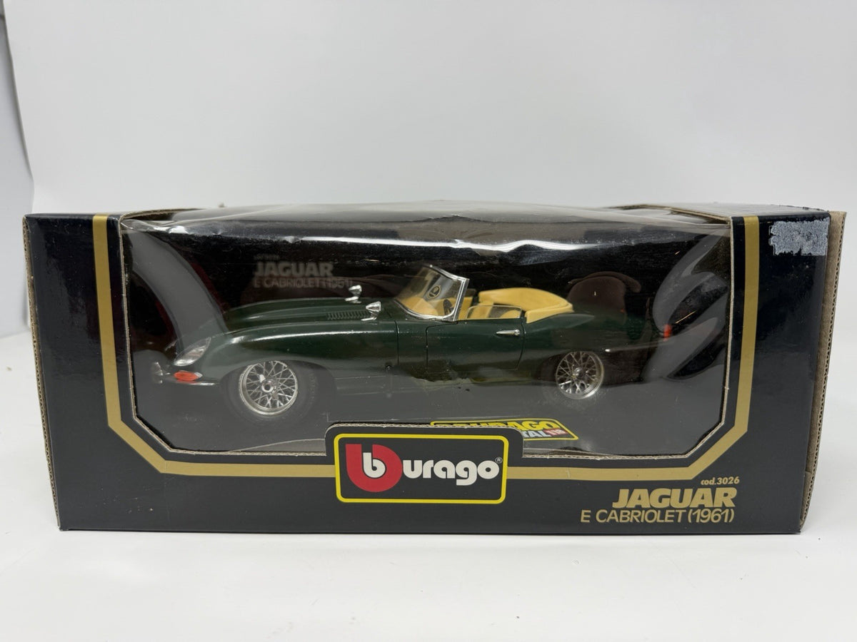 Bburago 1:18 green Jaguar E Cabriolet die-cast model – photo 17 of 22