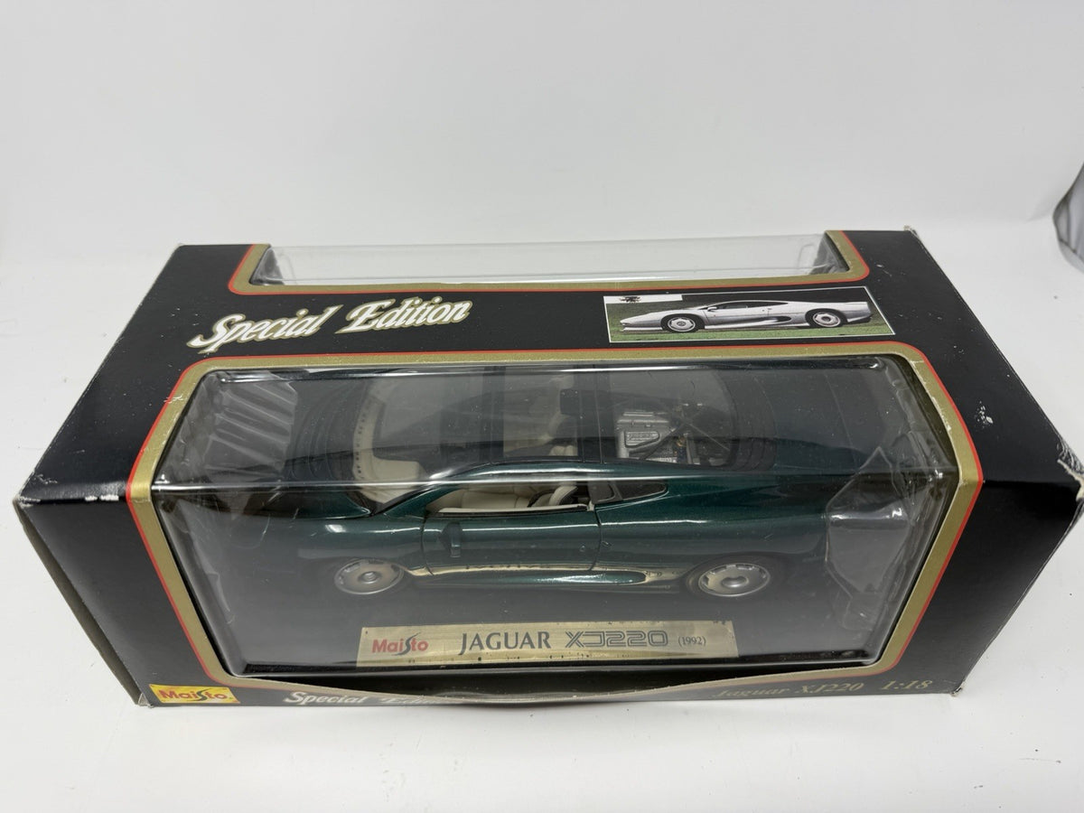 Maisto 1:18 British Racing Green Jaguar XJ220 die-cast model – photo 3 of 23