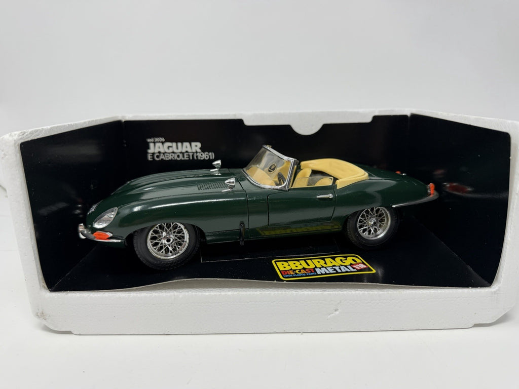 Bburago 1:18 green Jaguar E Cabriolet die-cast model – photo 3 of 22