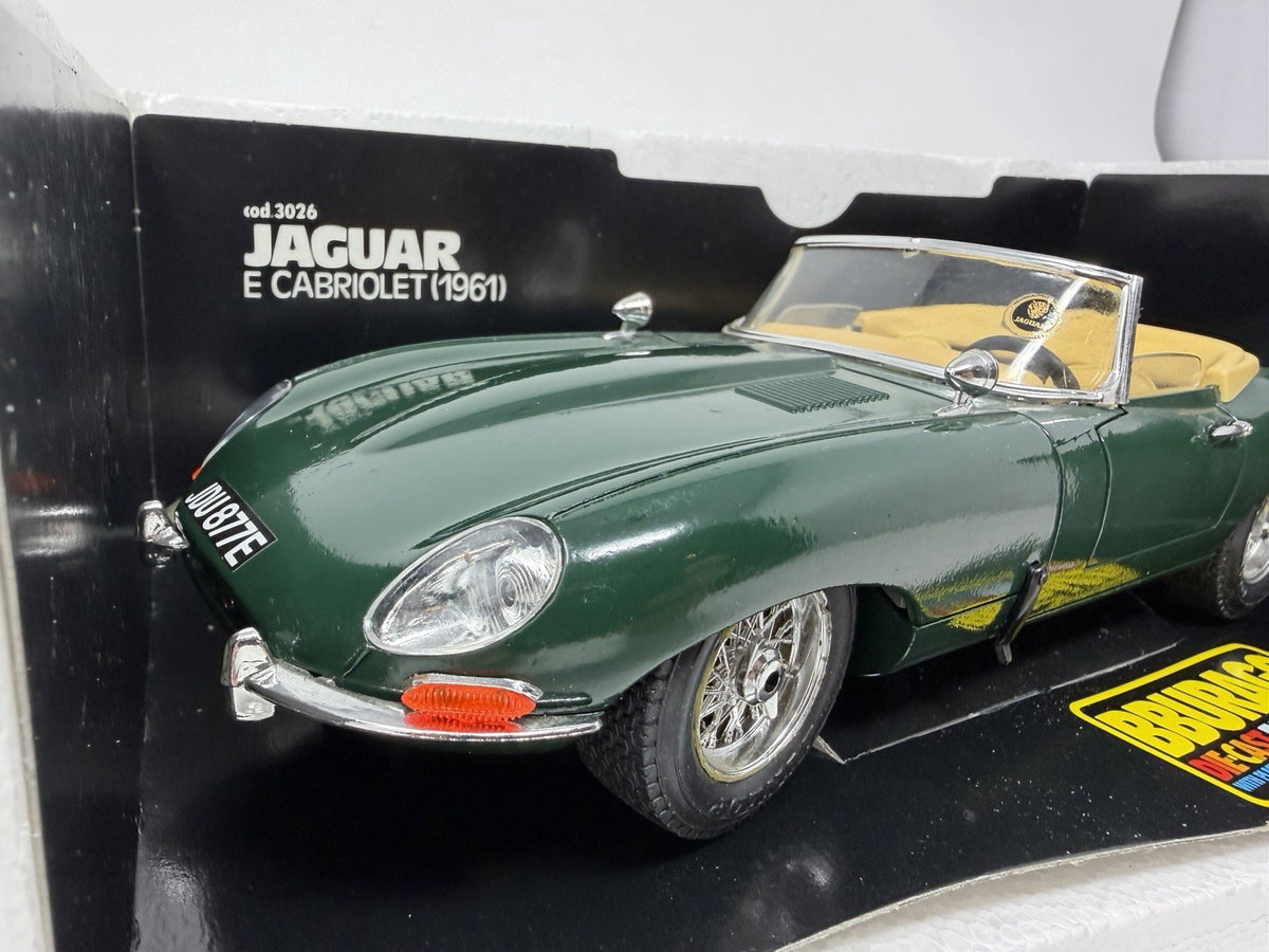 Bburago 1:18 green Jaguar E Cabriolet die-cast model – photo 4 of 22