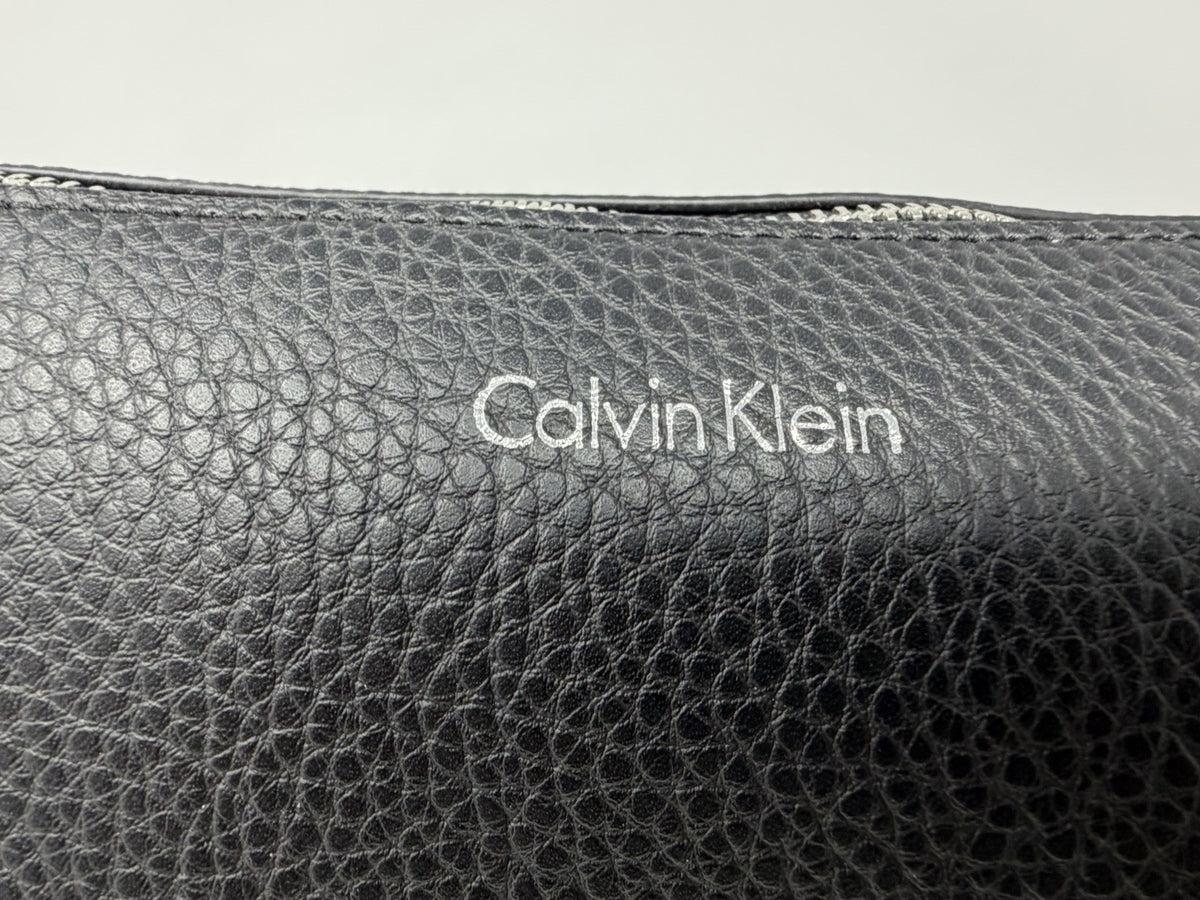 Calvin Klein CK monogram tote bag with black pebbled organiser pouch – photo 13 of 16