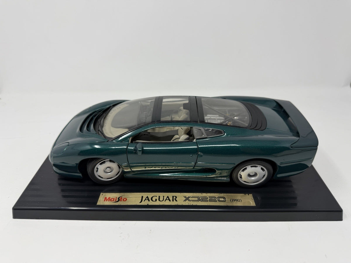 Maisto 1:18 British Racing Green Jaguar XJ220 die-cast model – photo 2 of 23