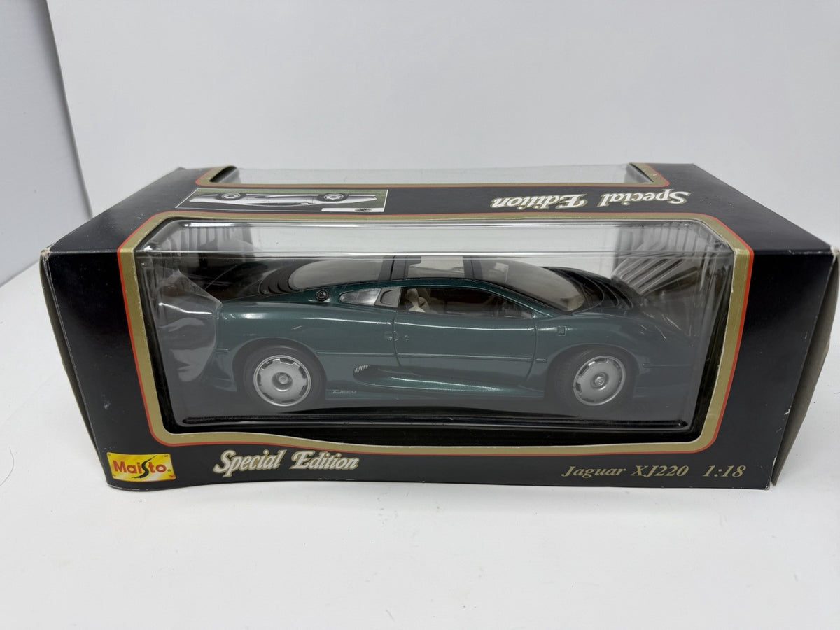 Maisto 1:18 British Racing Green Jaguar XJ220 die-cast model – photo 5 of 23