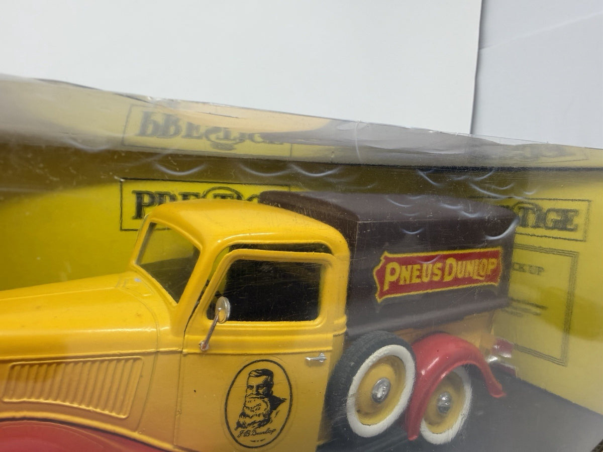 Solido Prestige 1936 Ford V8 Pick Up Pneus Dunlop die-cast model – photo 10 of 14
