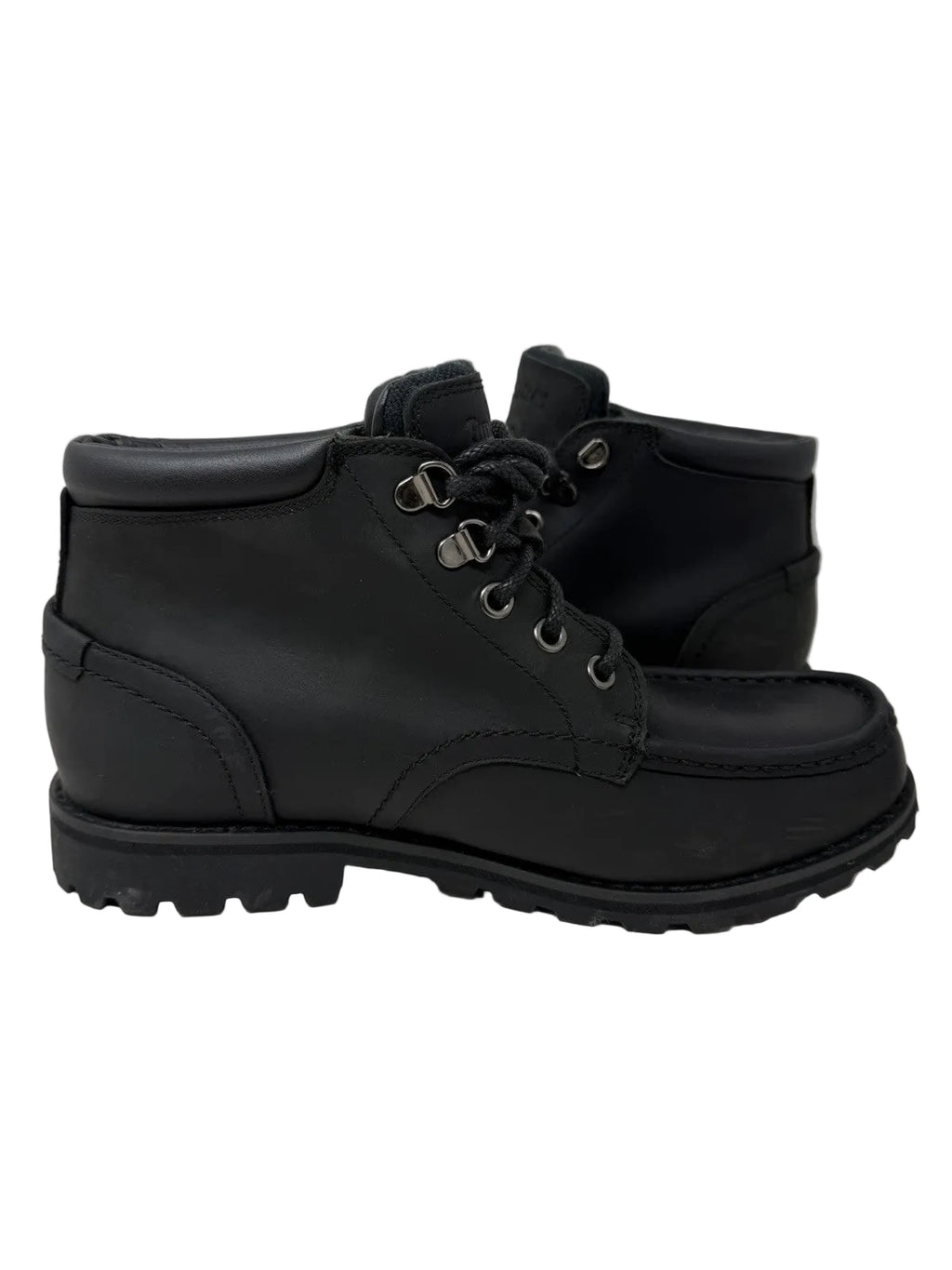 Timberland Earthkeepers black leather chukka boots for men, UK 8.5 / EU 43, showing the new boots with damaged box.