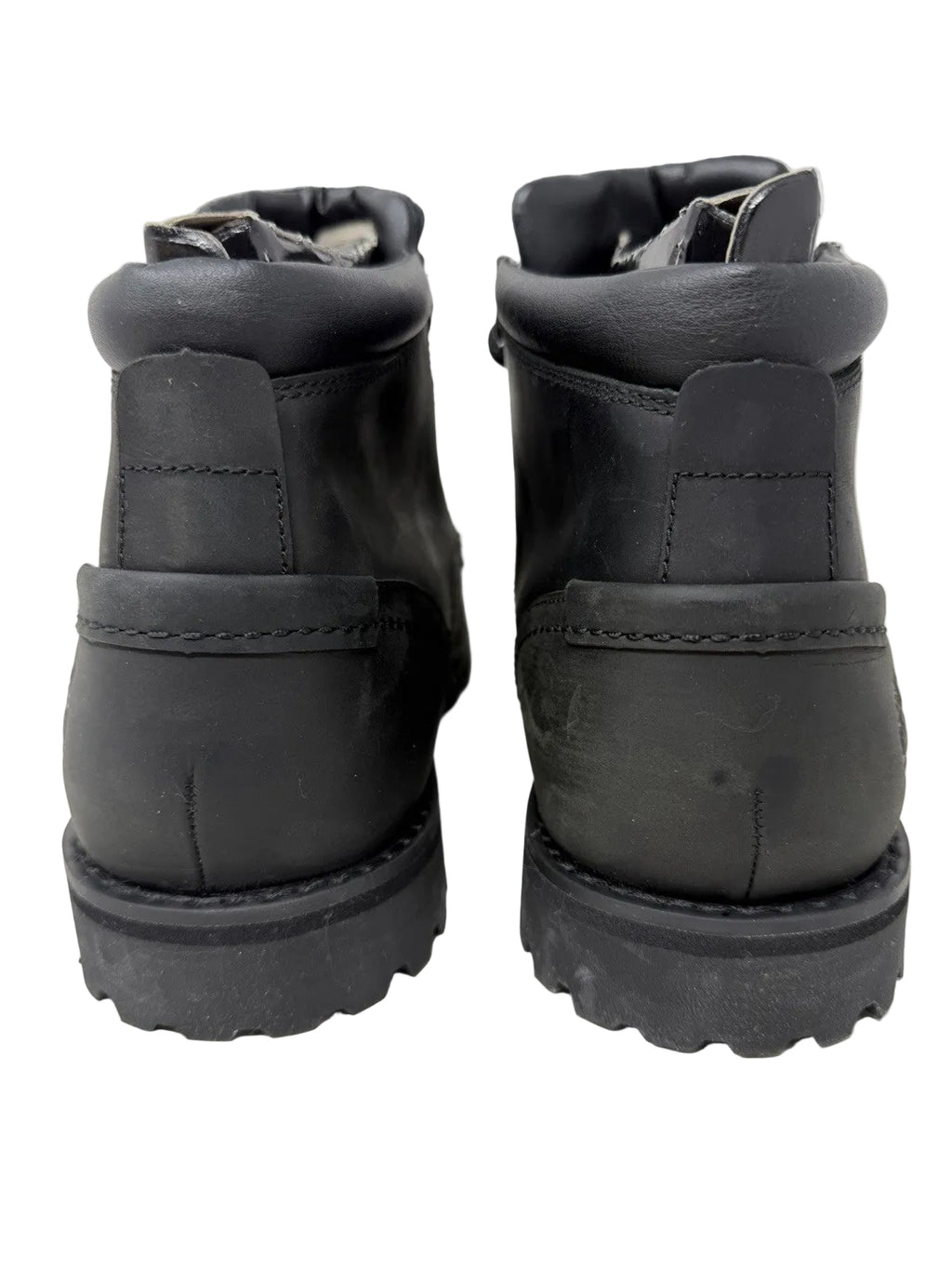 Timberland Earthkeepers black leather chukka boots for men, UK 8.5 / EU 43, with visible scuff marks and damaged box.