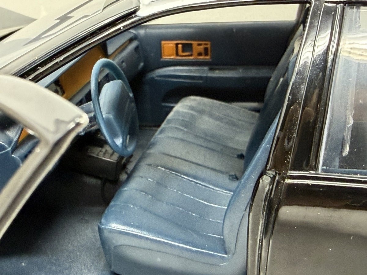UT Models 1:18 Chevrolet Caprice Brea Police, open door showing the blue interior and seats