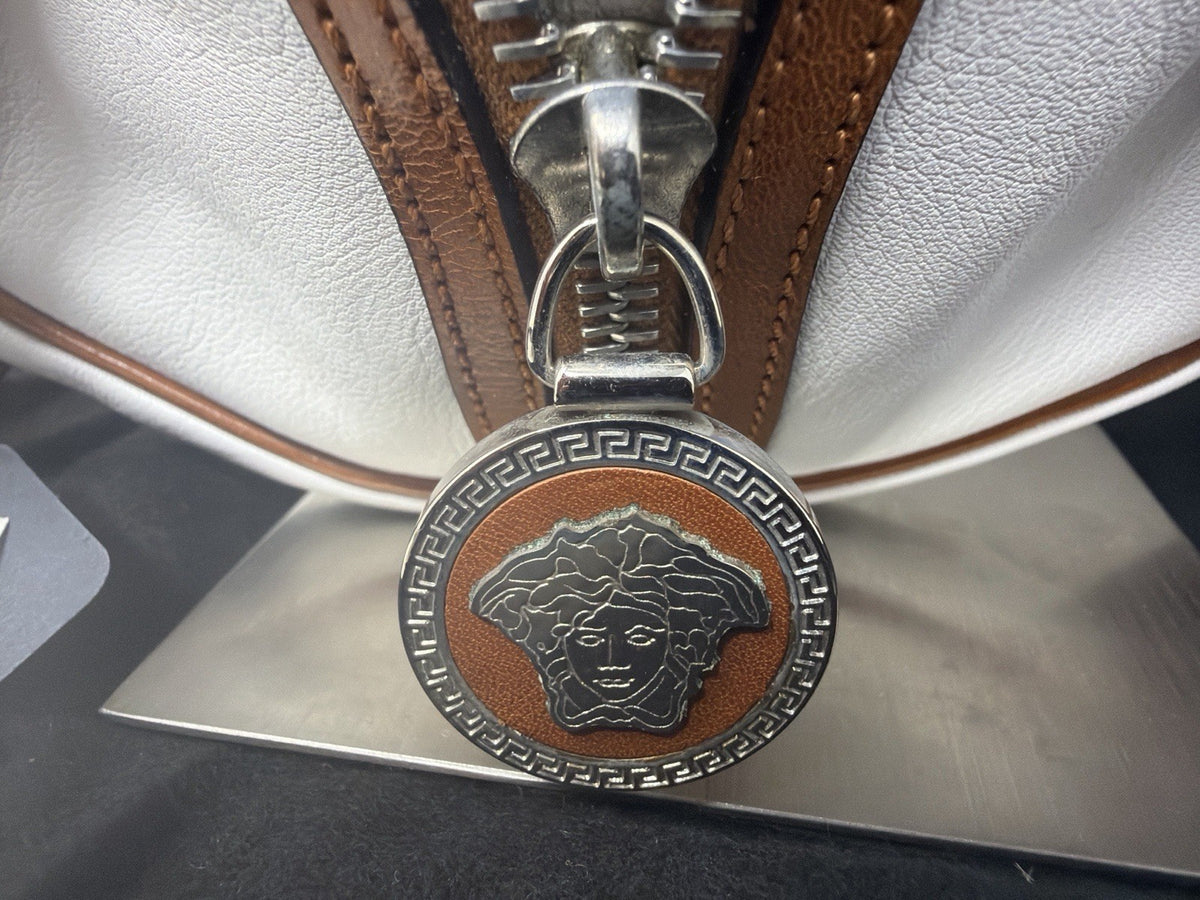 Versace Y2K white and tan leather shoulder bag with Medusa zip charm – photo 6 of 24
